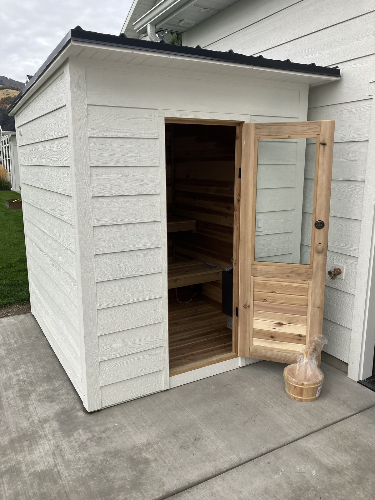 Cedar sauna installation